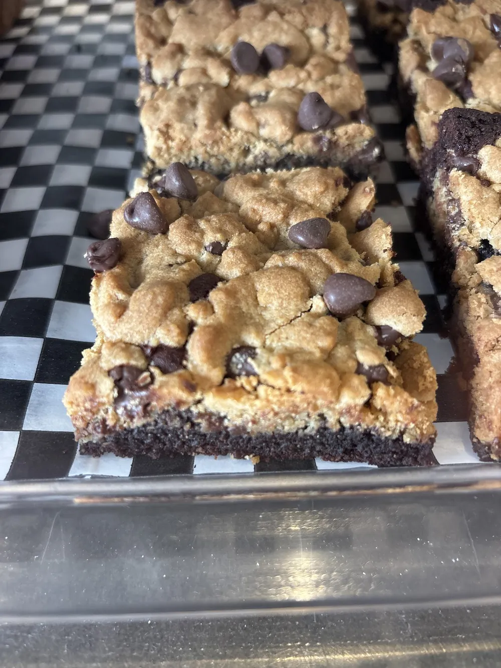 Chocolate chip cookie bars